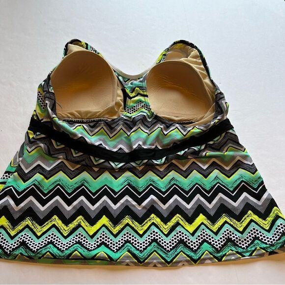 ZeroXPosur Women's Swim Top Racerback mint green/blk/ylw multi Size 18W - Picture 2 of 8